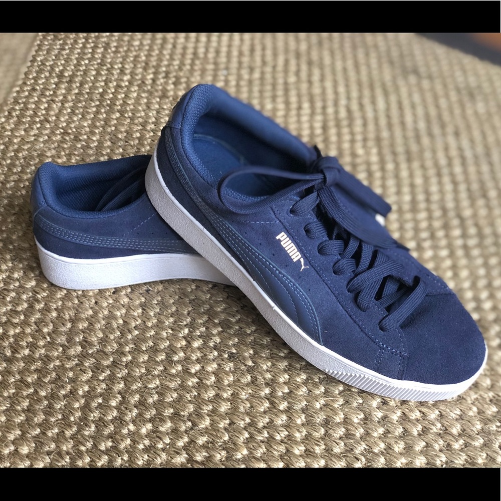 Puma Women's Vikky Platform Sneaker 9.5 40.5